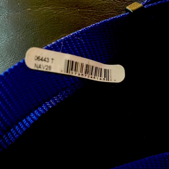 New and Tagged Adjustable Blue Harness. Medium 20”-28” Grith PRICE DROP - Picture 4 of 12